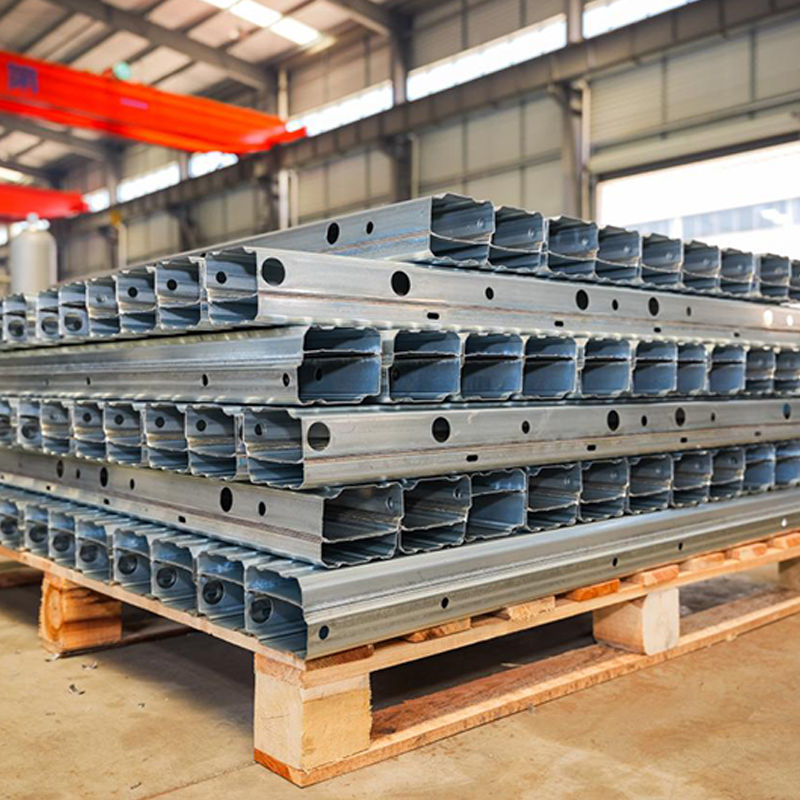 เครื่องขึ้นรูปม้วนคานเสริมตัวถังยานยนต์โปรไฟล์ B ของยานพาหนะ